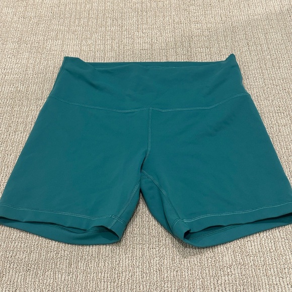 Lululemon size 12 short - Picture 2 of 3